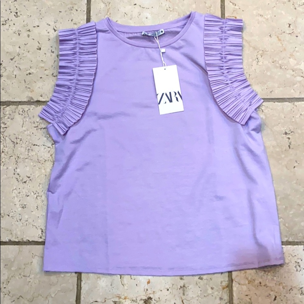 Ruffle shoulder top